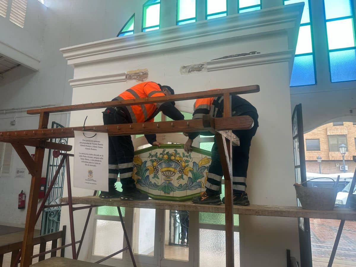 El Mercado Municipal de Nules recupera su esplendor con la restauración de sus mosaicos