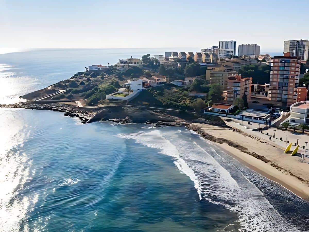 El Paseo del Faro de Oropesa del Mar recibe el distintivo ‘Sendero Azul’