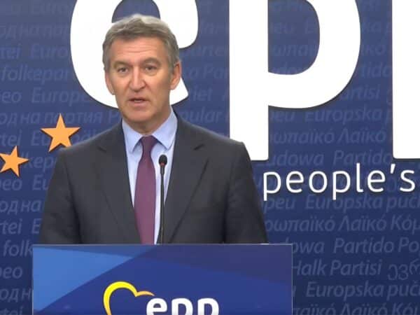Feijóo respalda la gestión de Mazón y le invita al Congreso del PPE en Valencia