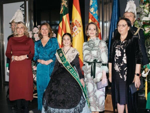 Galanía en homenaje a Carla Ibáñez como Reina Infantil de la Magdalena 2025