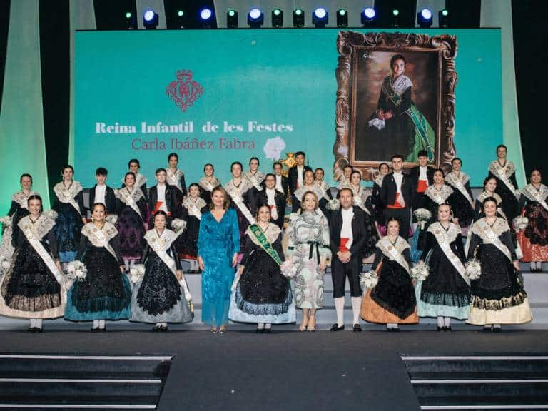 Castellón ha acogido un entrañable homenaje a los representantes infantiles de la Magdalena 2025, acompañado de música de conocidas películas infantiles.