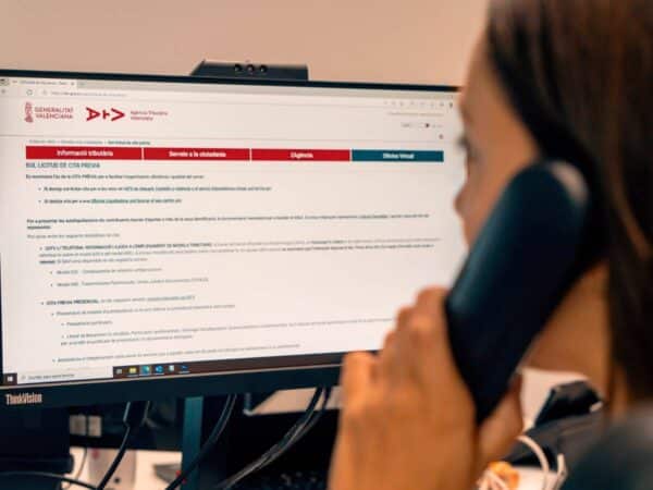 Generalitat lanza el sistema ‘Aplázate’ para posponer impuestos telemáticamente