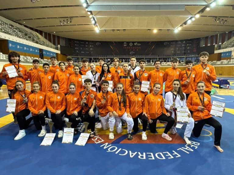 Con un total de 21 medallas, entre la categoría júnior y cadete, la Selección FTCV conquista Tarragona en un campeonato para el recuerdo.