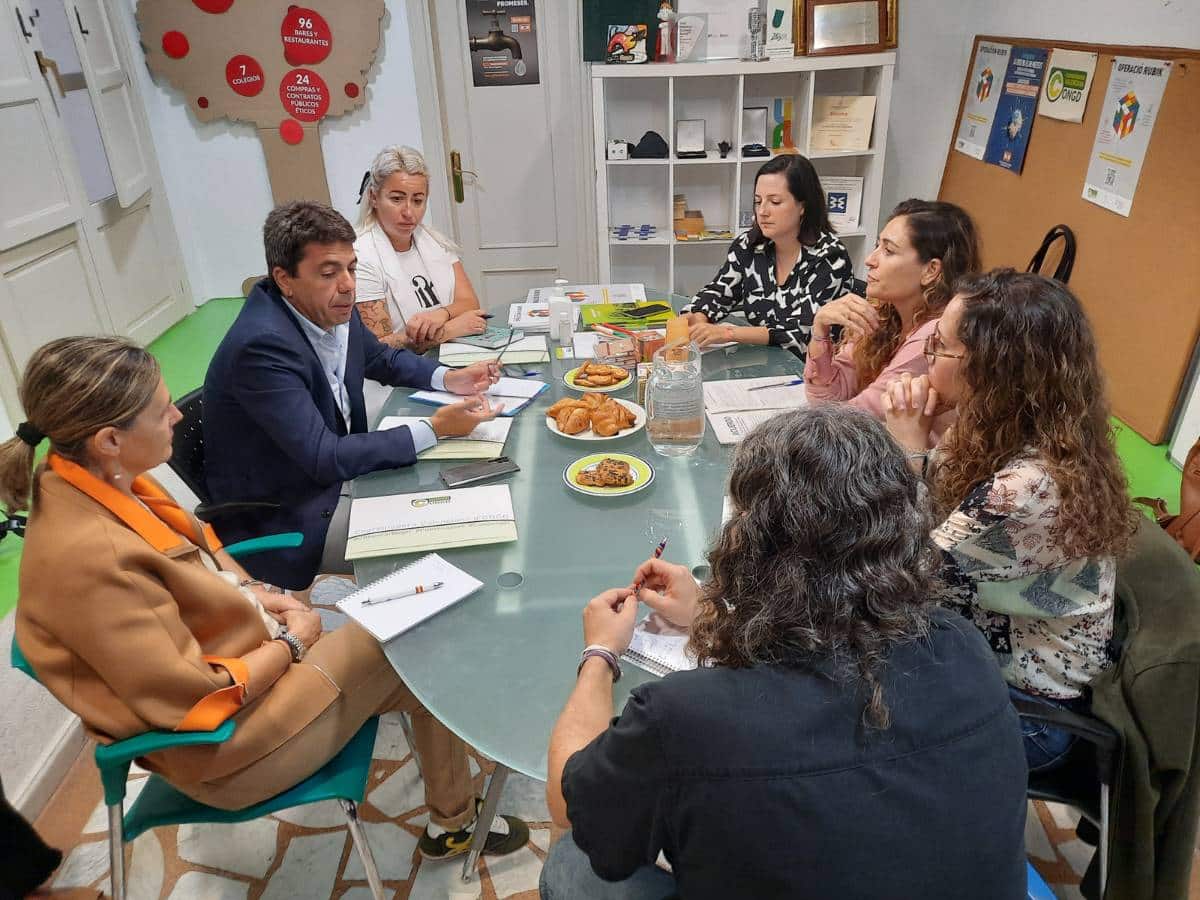 La Coordinadora Valenciana de ONGD rechaza el discurso de Mazón «cargado de racismo»