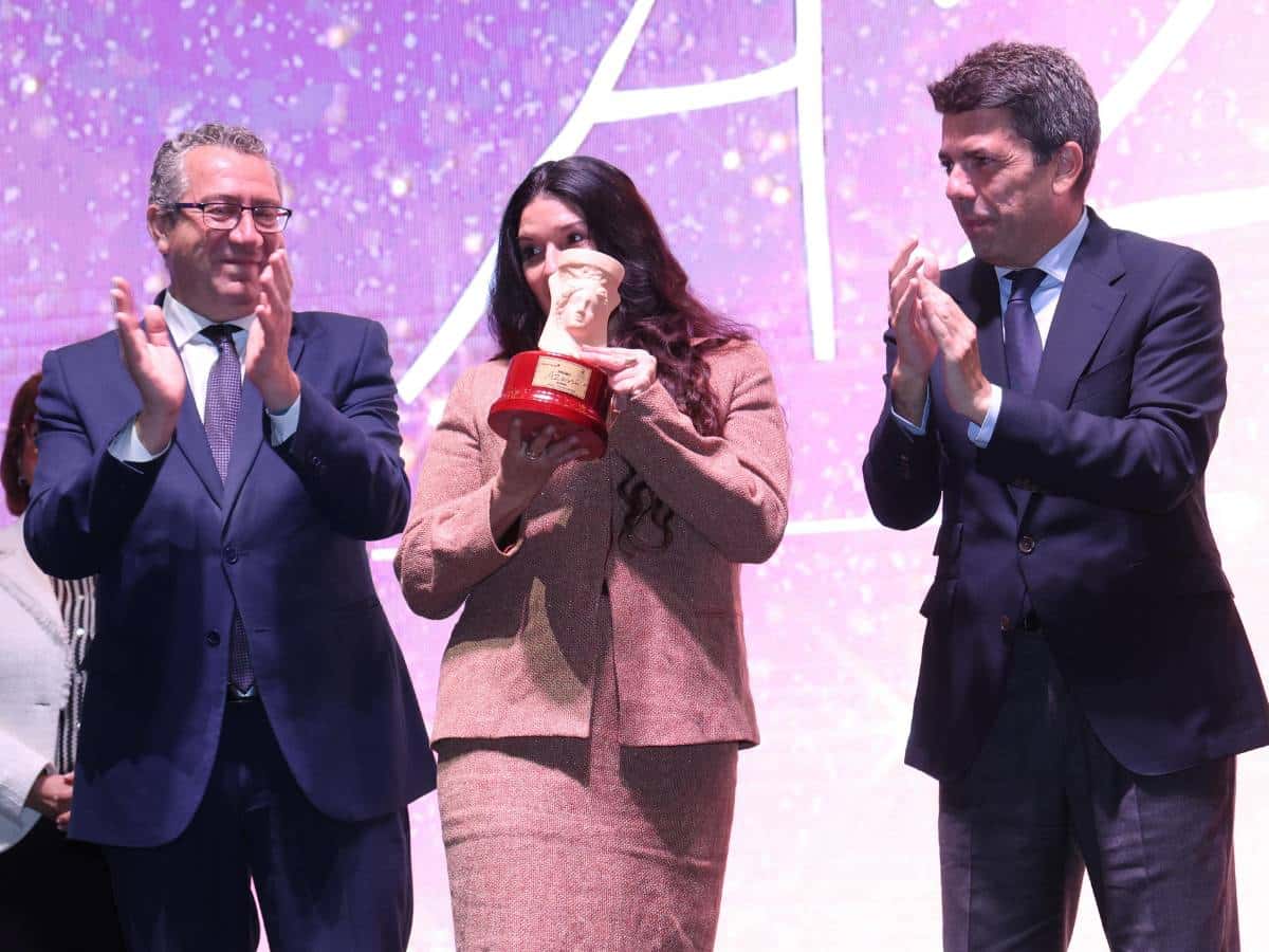 La escritora segorbina Rosario Raro gana el Premio Azorín 2025