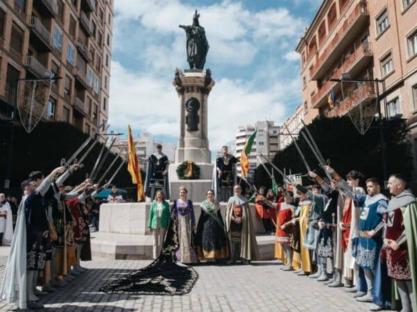 La Germandat dels Cavallers de la Conquesta rinde homenaje a Jaume I La Germandat dels Cavallers de la Conquesta rinde homenaje a Jaume I