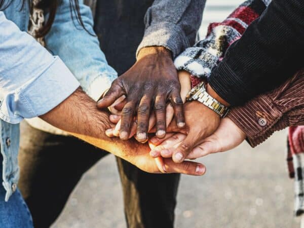 La Vall d’Uixó conmemora el Día contra el Racismo reconociendo la contribución de las personas extranjeras