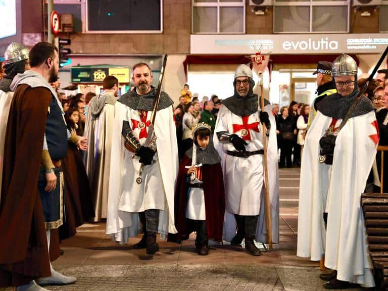 El homenaje es organizado por la Germandat dels Cavallers de la Conquesta, una entidad festera dedicada a preservar las tradiciones y la memoria histórica de Castellón.