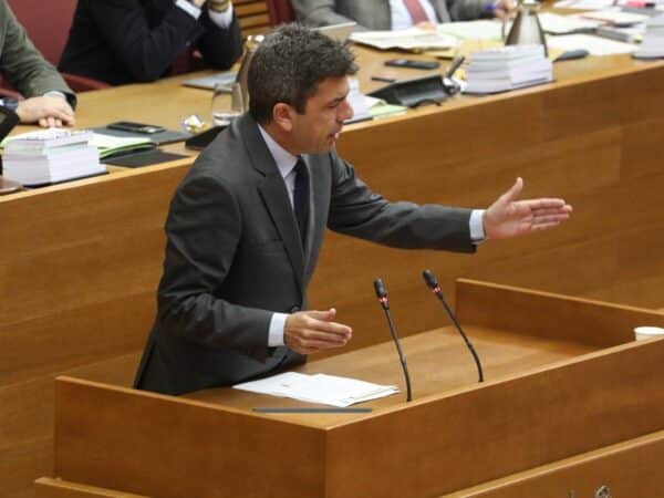Mazón acusa a la oposición de ‘explotar el dolor de las víctimas de la DANA’ en Les Corts Mazón acusa a la oposición de ‘explotar el dolor de las víctimas de la DANA’ en Les Corts