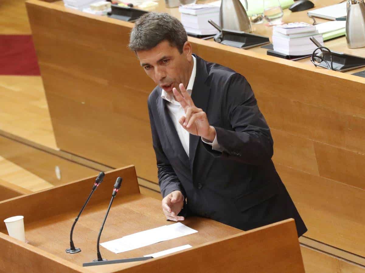 Mazón frente a la gestión de la DANA en una sesión de control clave