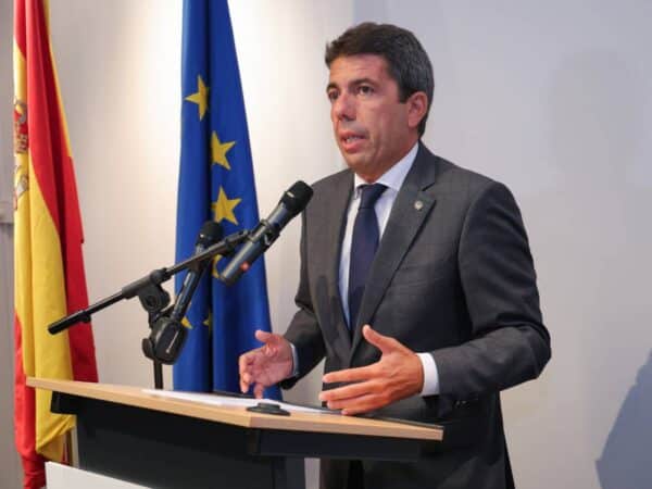 Mazón se dirige a Pedro Sánchez con un «Si tú no tienes lo que tienes que tener»