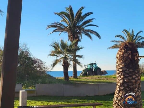 Moncofa acondiciona la playa del Grao para la llegada de la Semana Santa Moncofa acondiciona la playa del Grao para la llegada de la Semana Santa