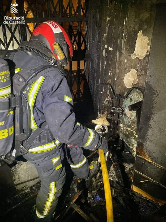En uno de los incendios un hombre ha resultado herido.