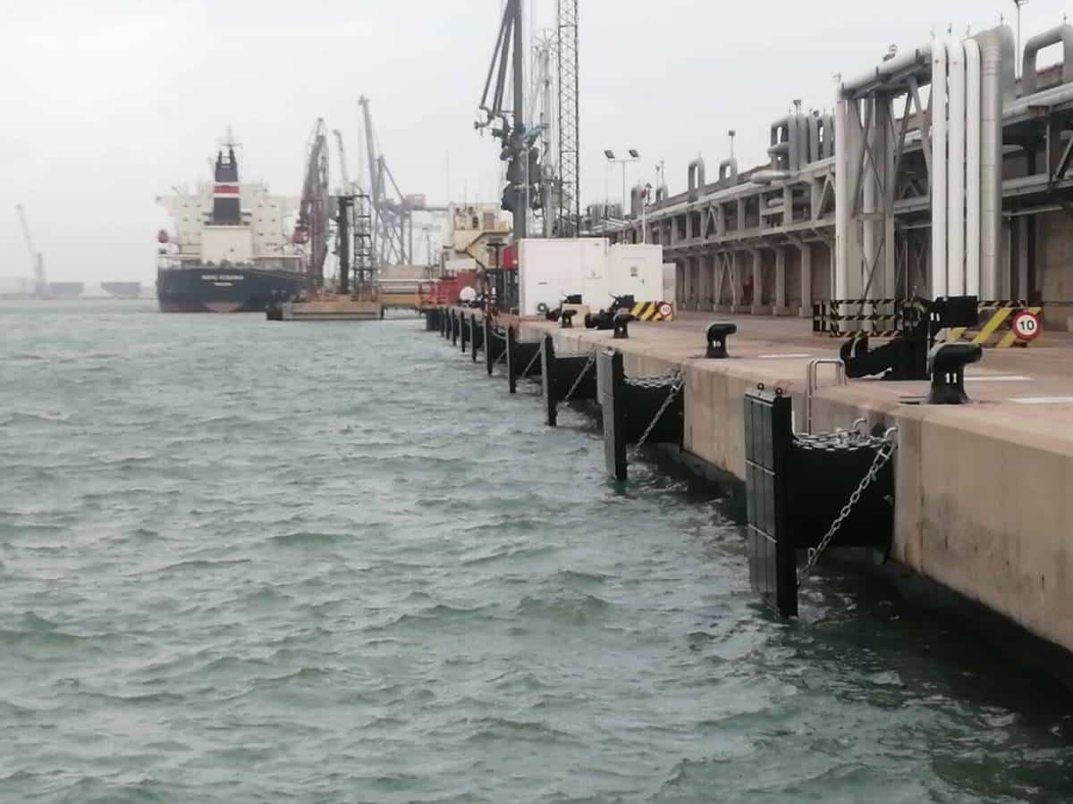 PortCastelló mejora la seguridad en el muelle de fluidos de la dársena sur