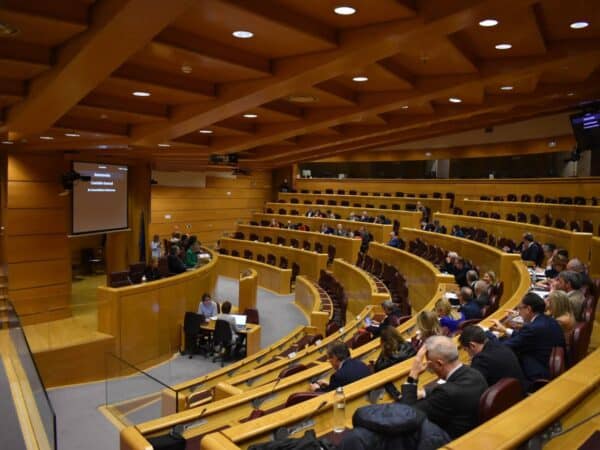 PP y Vox bloquean la propuesta del PSOE para condonar la deuda en las CCAA
