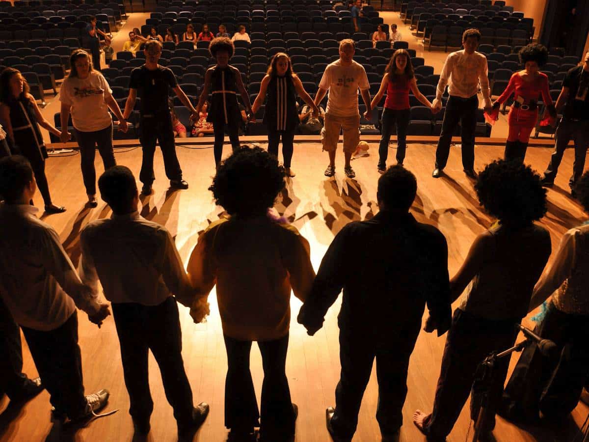 Subvencions per a impulsar el Valencià en Teatre i Llibreries de la Comunitat Valenciana
