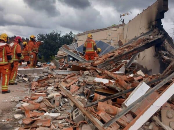 Una explosión de gas destruye una vivienda y deja un fallecido en Valencia
