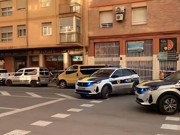 Afectados por el incendio de Castellón recuperan pertenencias: Sin fecha para volver a casa