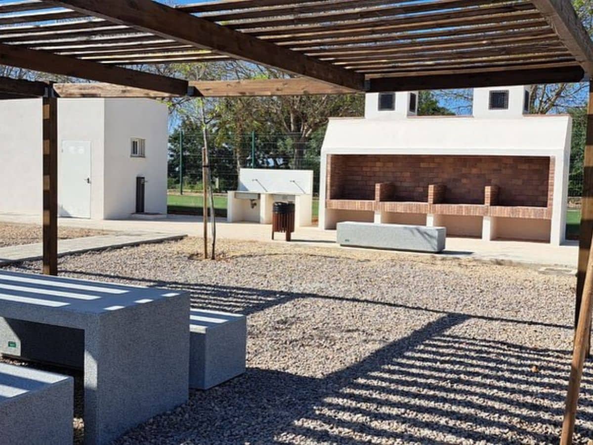 Alcossebre mejora y amplia la zona recreativa con 104.000 euros de la Diputación