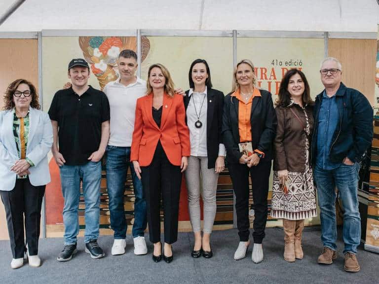 Los escritores Eloy Moreno y Blue Jeans abren la 41ª Feria del Libro de Castellón que se celebra hasta el 4 de mayo en la plaza Santa Clara