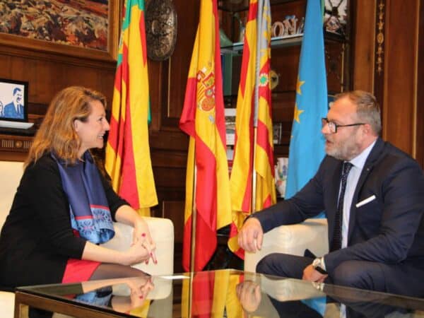 Begoña Carrasco recibe al nuevo cónsul general de Rumanía