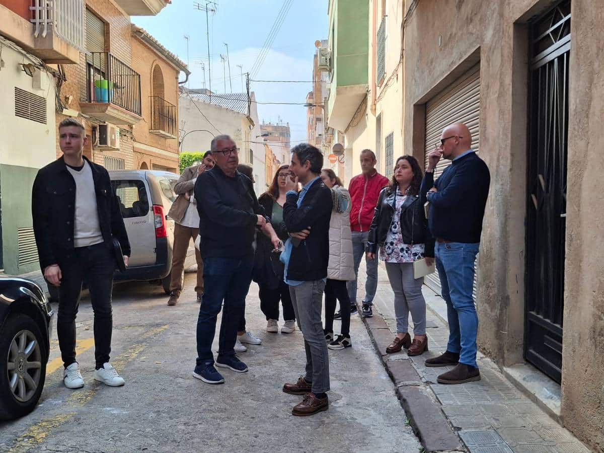 Benlloch visita el barrio del Hospital de Vila-real con nuevas iniciativas para su desarrollo