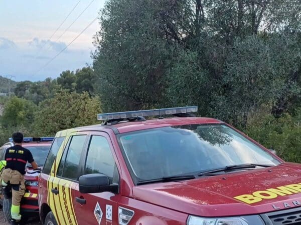 Bomberos de Castellón rescatan a tres excursionistas atrapados en un barranco en Montanejos