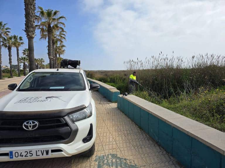 Se están llevando a cabo estudios exhaustivos para identificar zonas inundadas o con riesgo de inundabilidad, que son potenciales focos de proliferación de