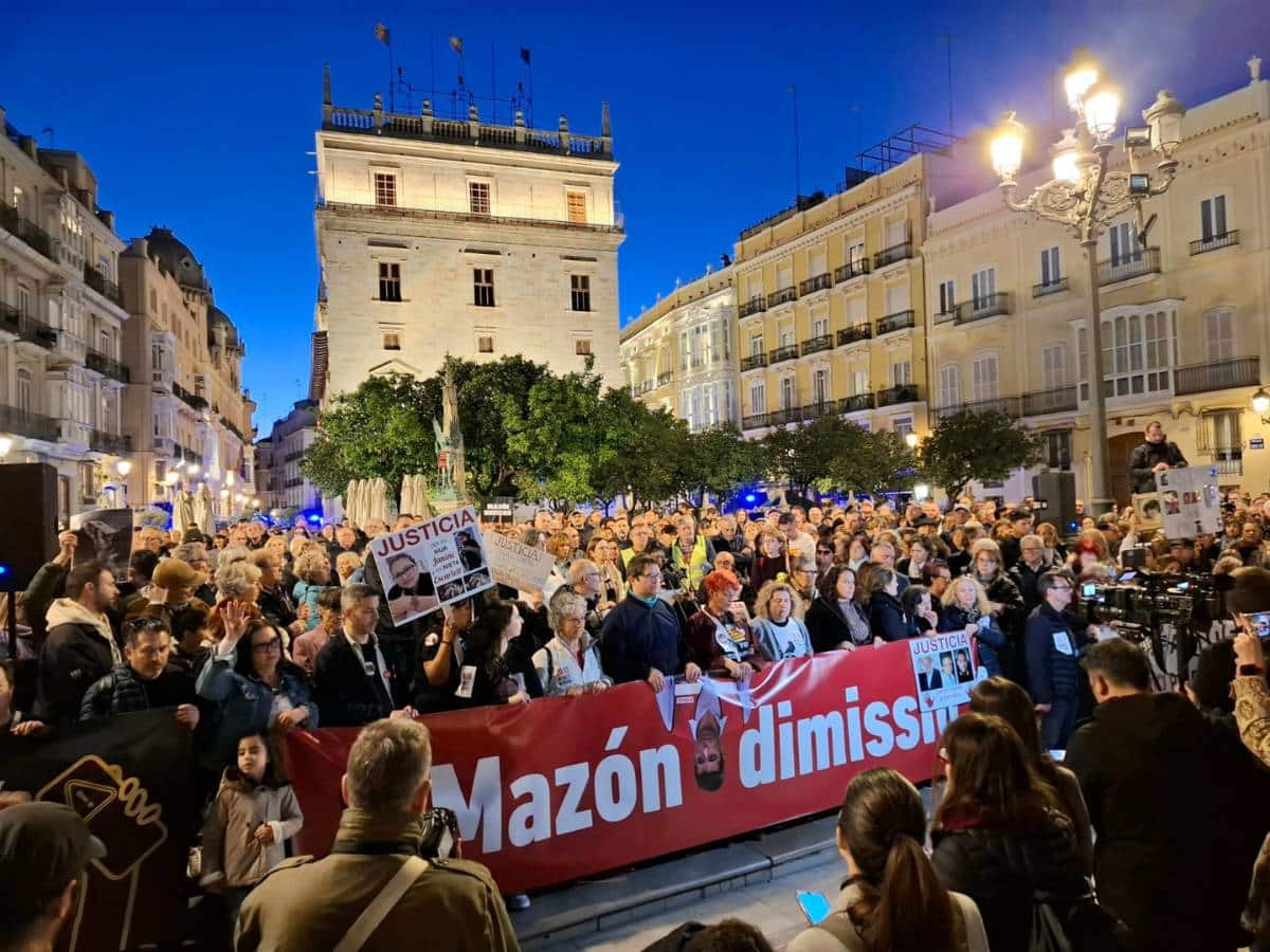 Cambio de recorrido de la séptima manifestación contra Mazón