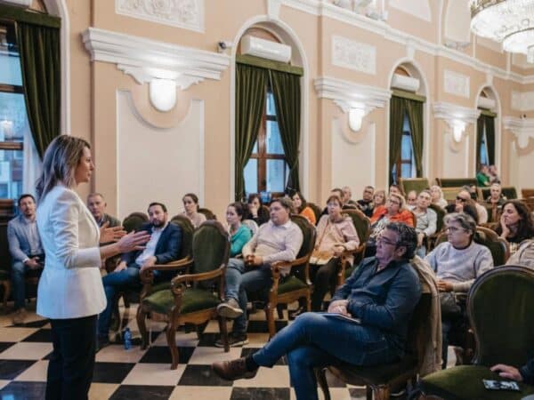 Castellón presenta a los vendedores el proyecto de reforma del Mercado Central Castellón presenta a los vendedores el proyecto de reforma del Mercado Central