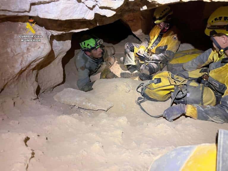 La espeleóloga de 38 años se encontraba herida y atrapada a 80 metros de profundidad en la Cueva de la Autopista de Real de Gandía (Valencia)