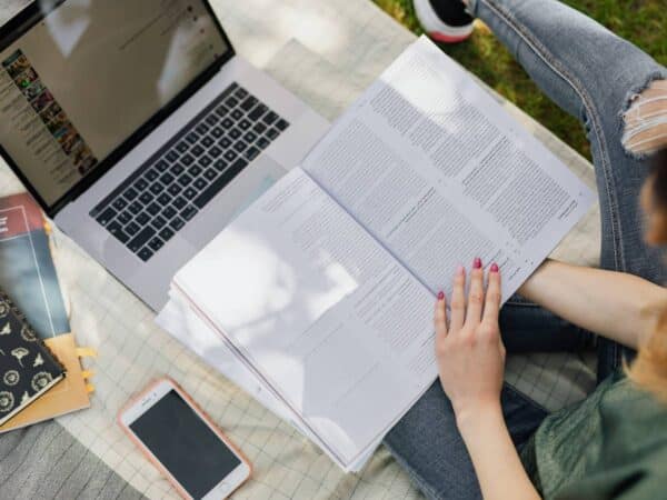 Convocatoria de Becas para estudiantes universitarios 2024-2025