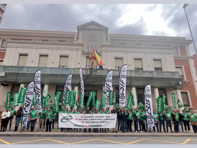 CSIF reclama en Castellón un nuevo acuerdo salarial, señalando una pérdida de poder adquisitivo del 8,3% desde 2022 y más del 20% desde 2010 para los empleados públicos.