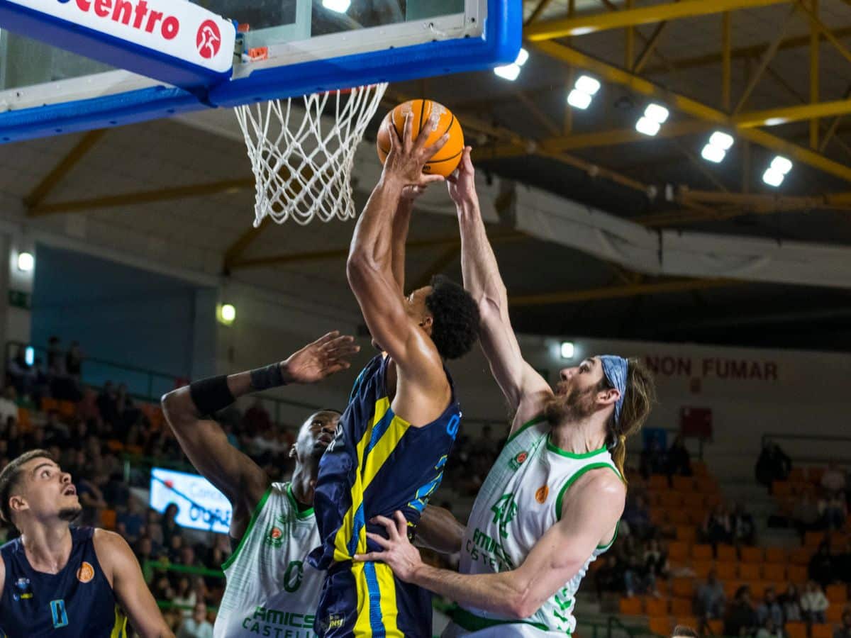 El Amics se apaga en el último cuarto y cae ante Ourense