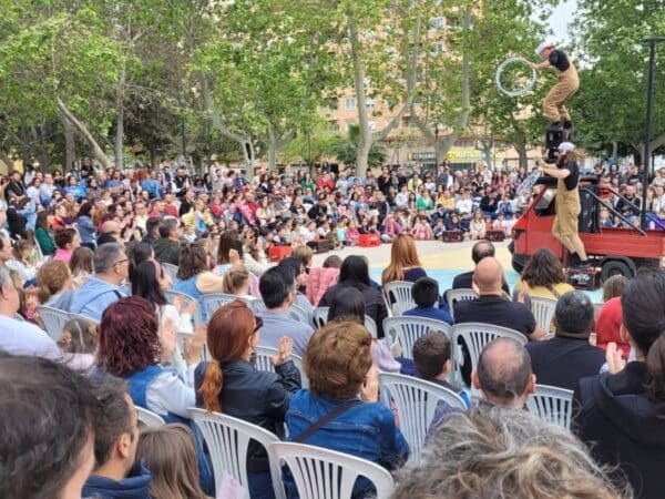 El Festival Grau de Circ 2025 cierra su primera jornada con lleno absoluto