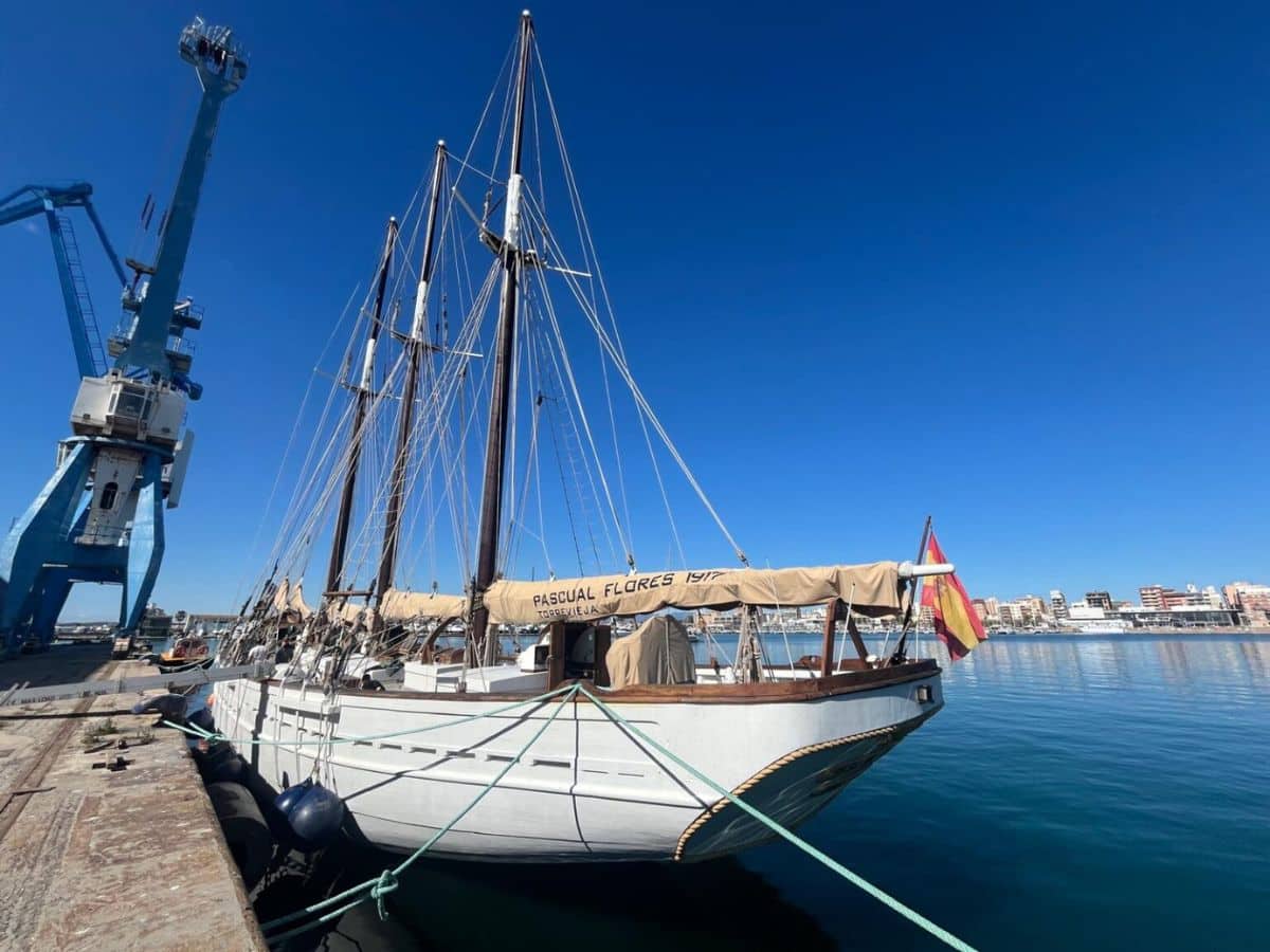 El primer barco histórico de Escala a Castelló ya está en PortCastelló