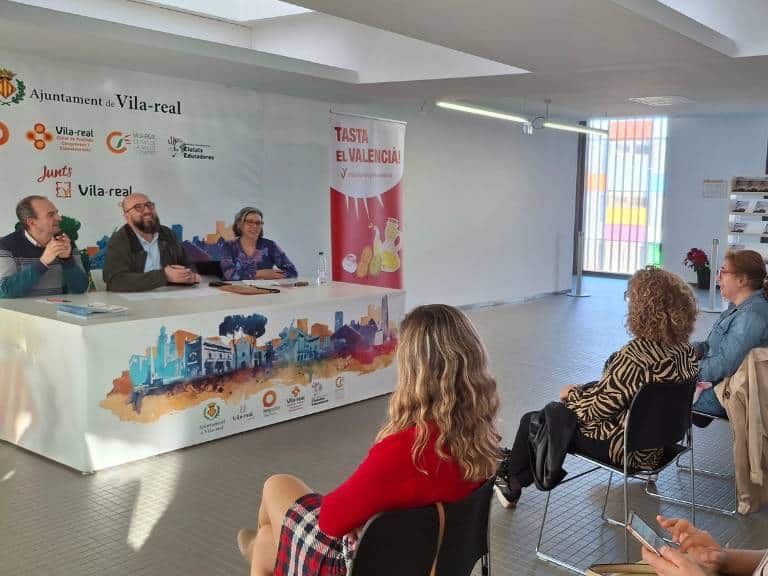 S'ha animat els assistents a participar en activitats de la Regidoria de Normalització Lingüística al maig, com el Rock per la Llengua i els Premis Maig - Memorial Pasqual Batalla.