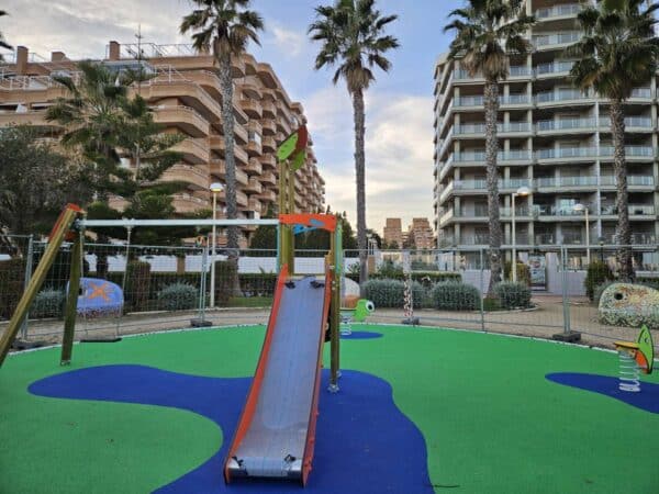 Parques infantiles renovados en Oropesa del Mar con mayor seguridad y diversión Parques infantiles renovados en Oropesa del Mar con mayor seguridad y diversión