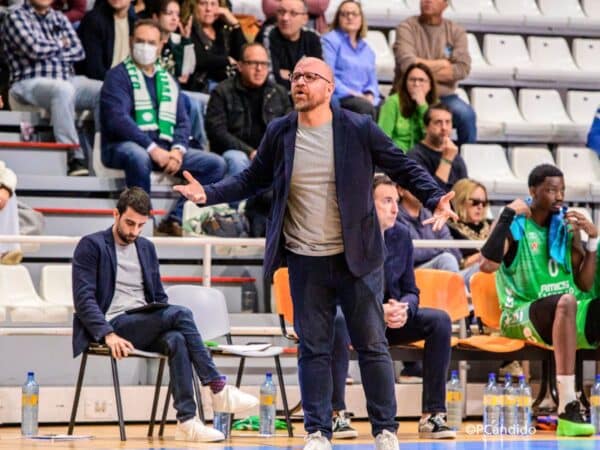 Frederic Castelló: «El partido de mañana es nuestra última bala» Frederic Castelló: «El partido de mañana es nuestra última bala»