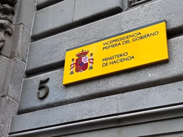 Hacienda devuelve 22,7 millones de la Renta en la Comunitat en solo tres días