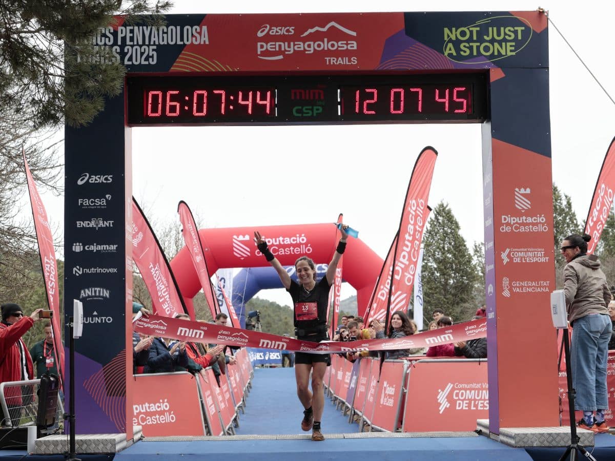 Inés Astraín pulveriza el récord femenino en la MIM de Asics Penyagolosa trails