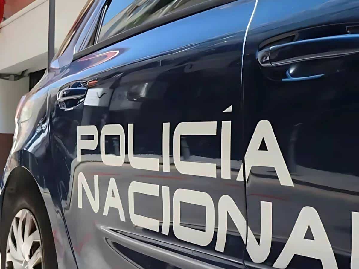 La farola que mató a una mujer cayó por un coche sin freno de mano