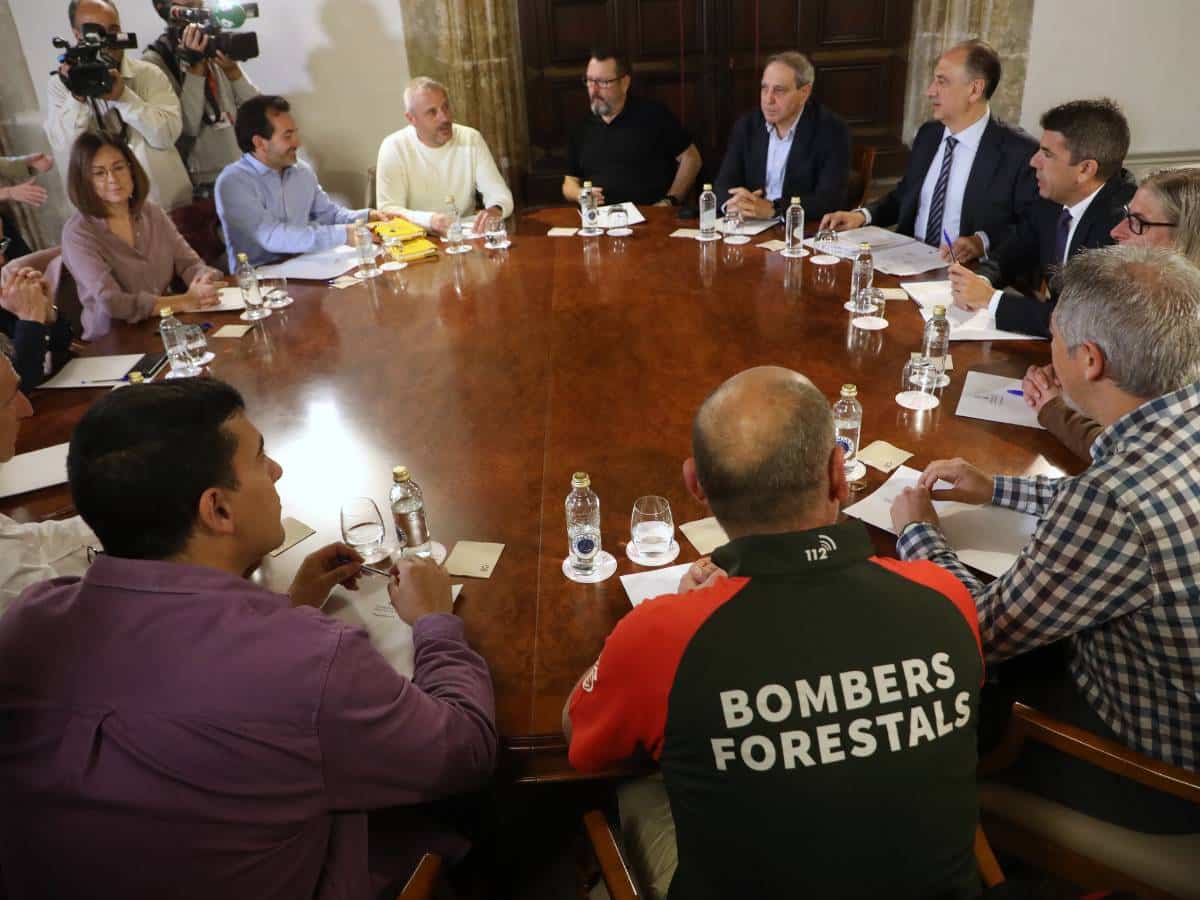 Mazón anuncia el tercer turno para Bomberos Forestales de la Generalitat Valenciana