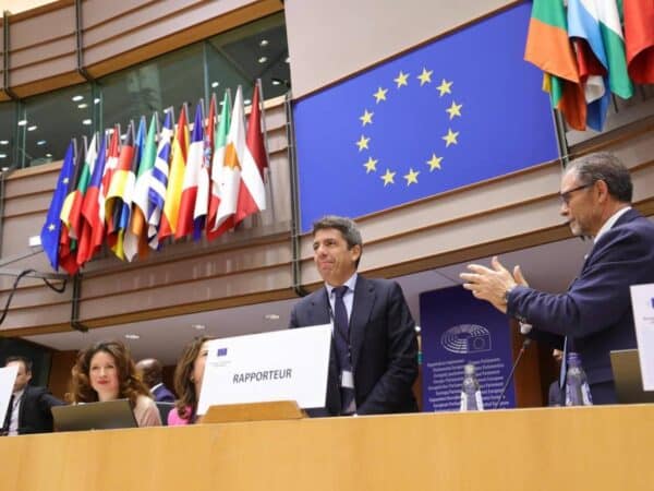 Mazón anuncia medidas de apoyo a empresas valencianas frente a los aranceles de Trump