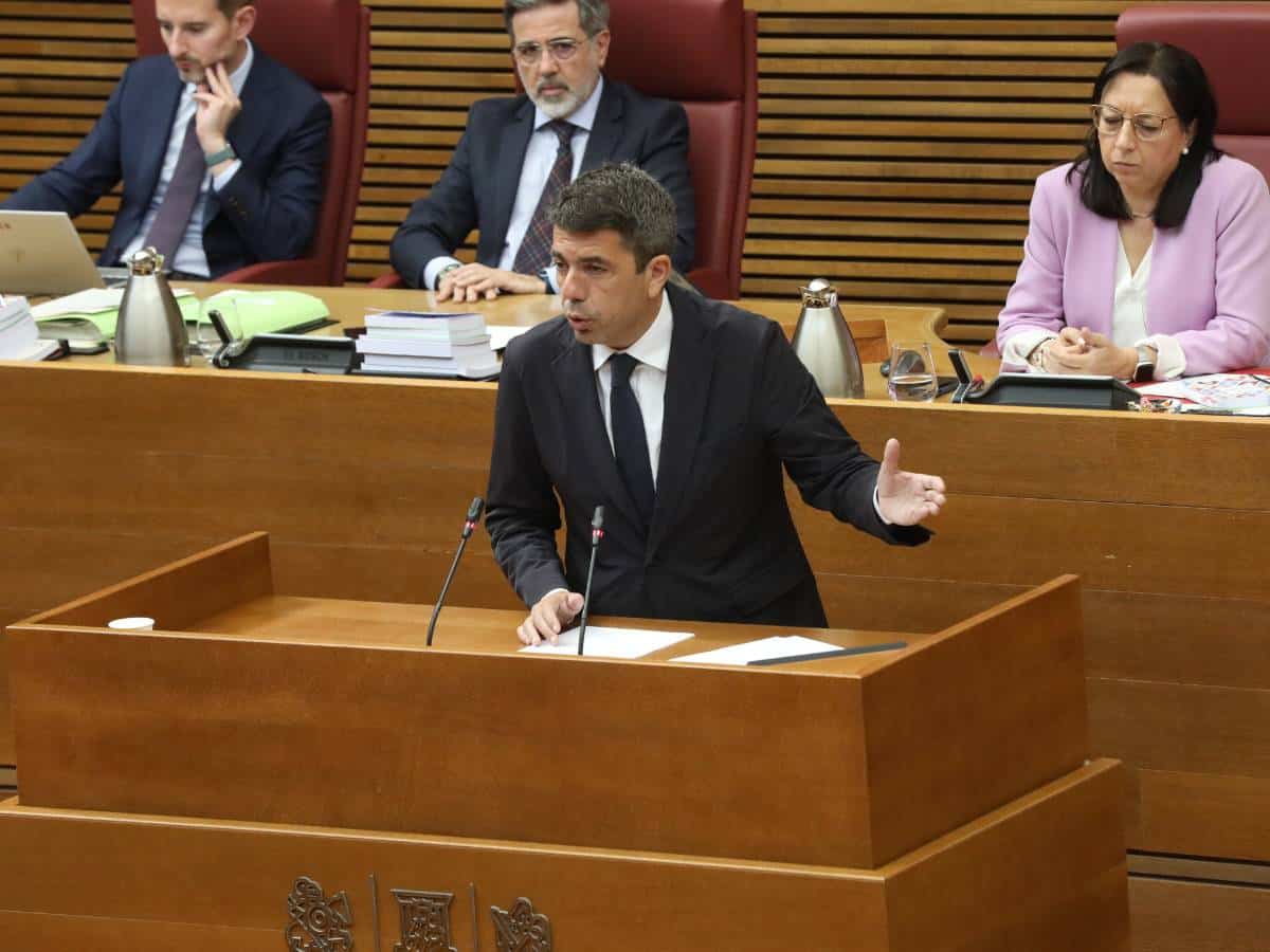 Mazón desafía a Sánchez a convocar elecciones anticipadas en una tensa sesión de control