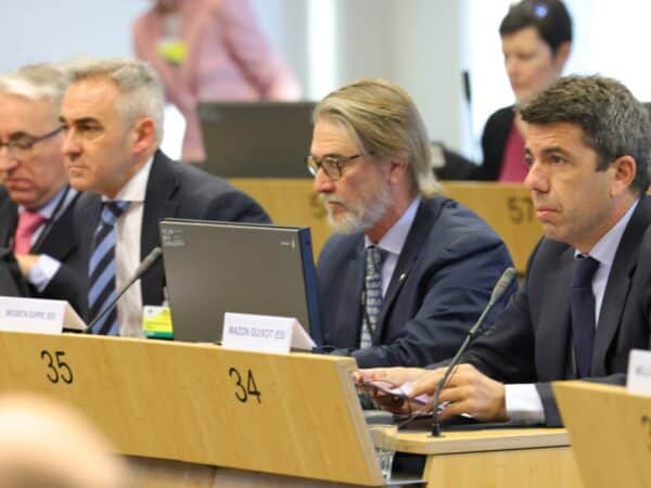Mazón insta a la UE a frenar los aranceles que distorsionan la competencia