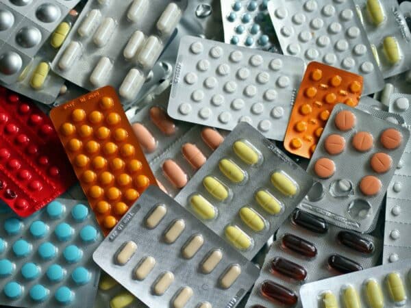 Nueva Ley de Medicamentos 2025: Enfermeras y fisioterapeutas podrán recetar fármacos
