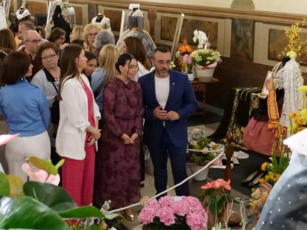 Orgullo y tradición en Vila-real: Visita oficial al manifiesto de las fiestas patronales 2025 Orgullo y tradición en Vila-real: Visita oficial al manifiesto de las fiestas patronales 2025