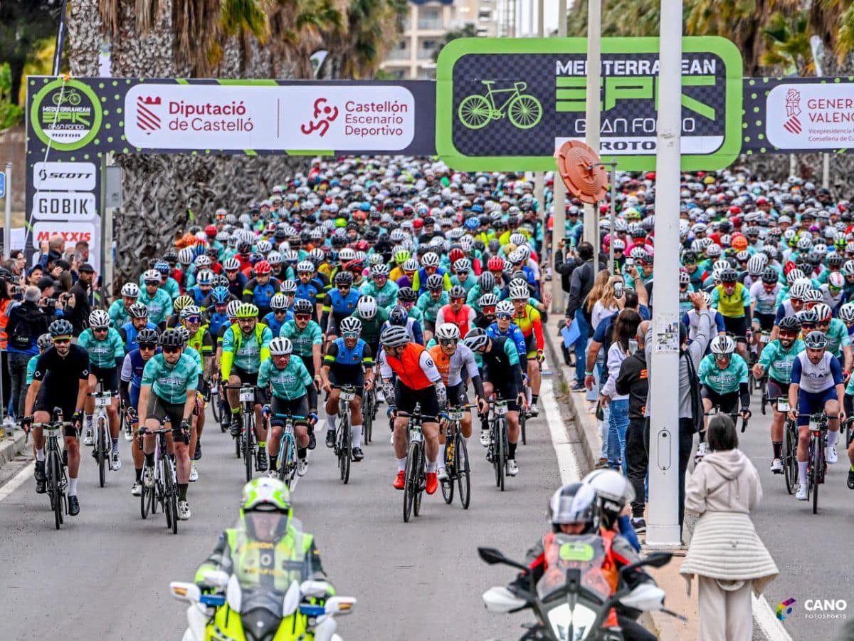 Oropesa del Mar reune más de 3.000 ciclistas en la Mediterranean Epic Gran Fondo 2025