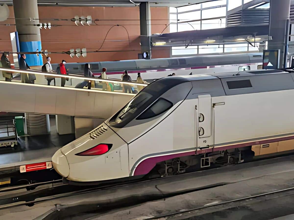 Renfe actualiza a las 12:30 horas los servicios previstos de este 29 de abril
